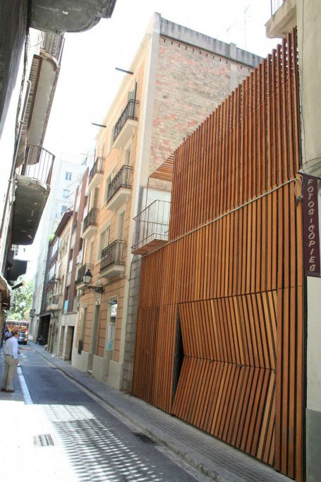 Toni Girones Arquitectos: Garage door, Barcelona